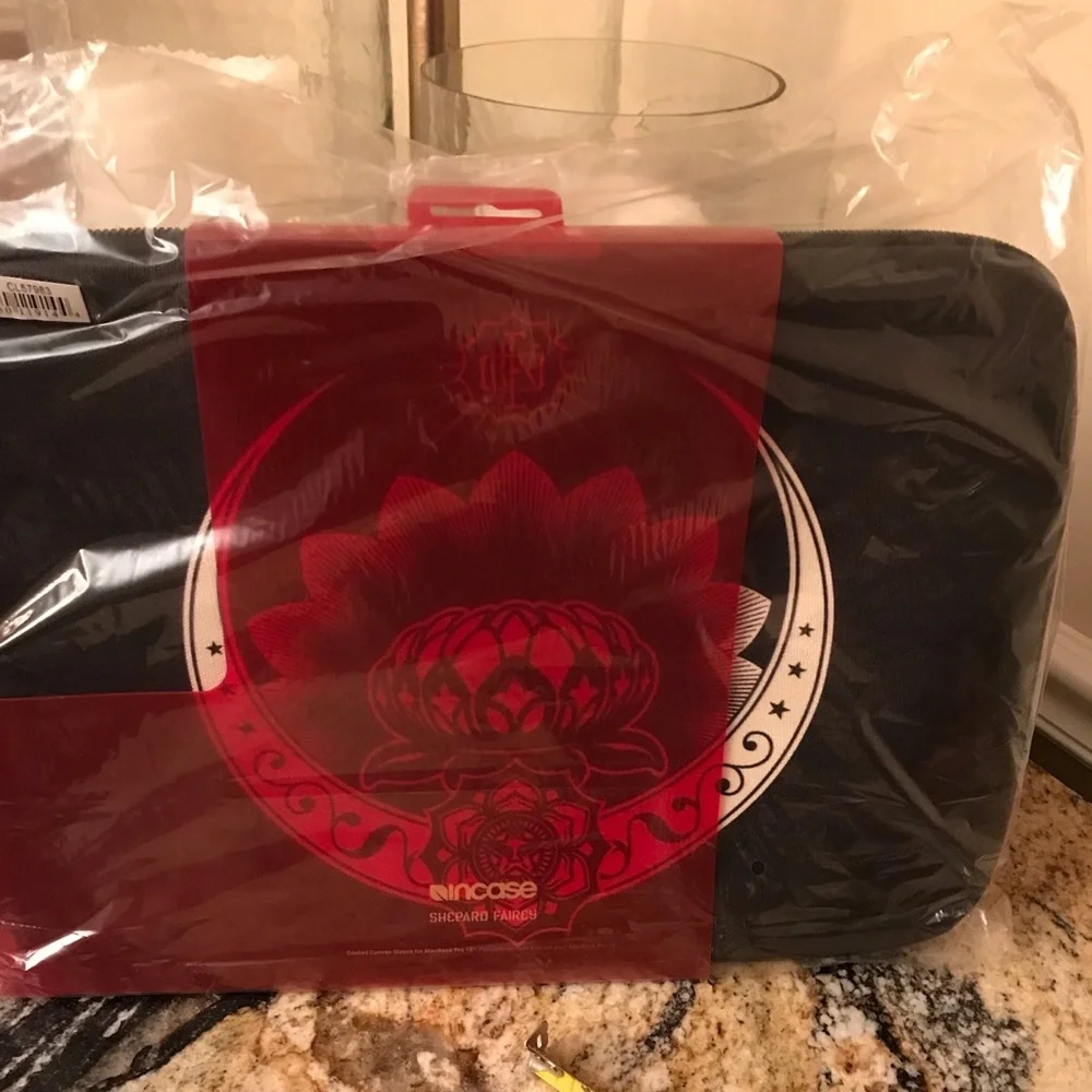 Obey laptop case